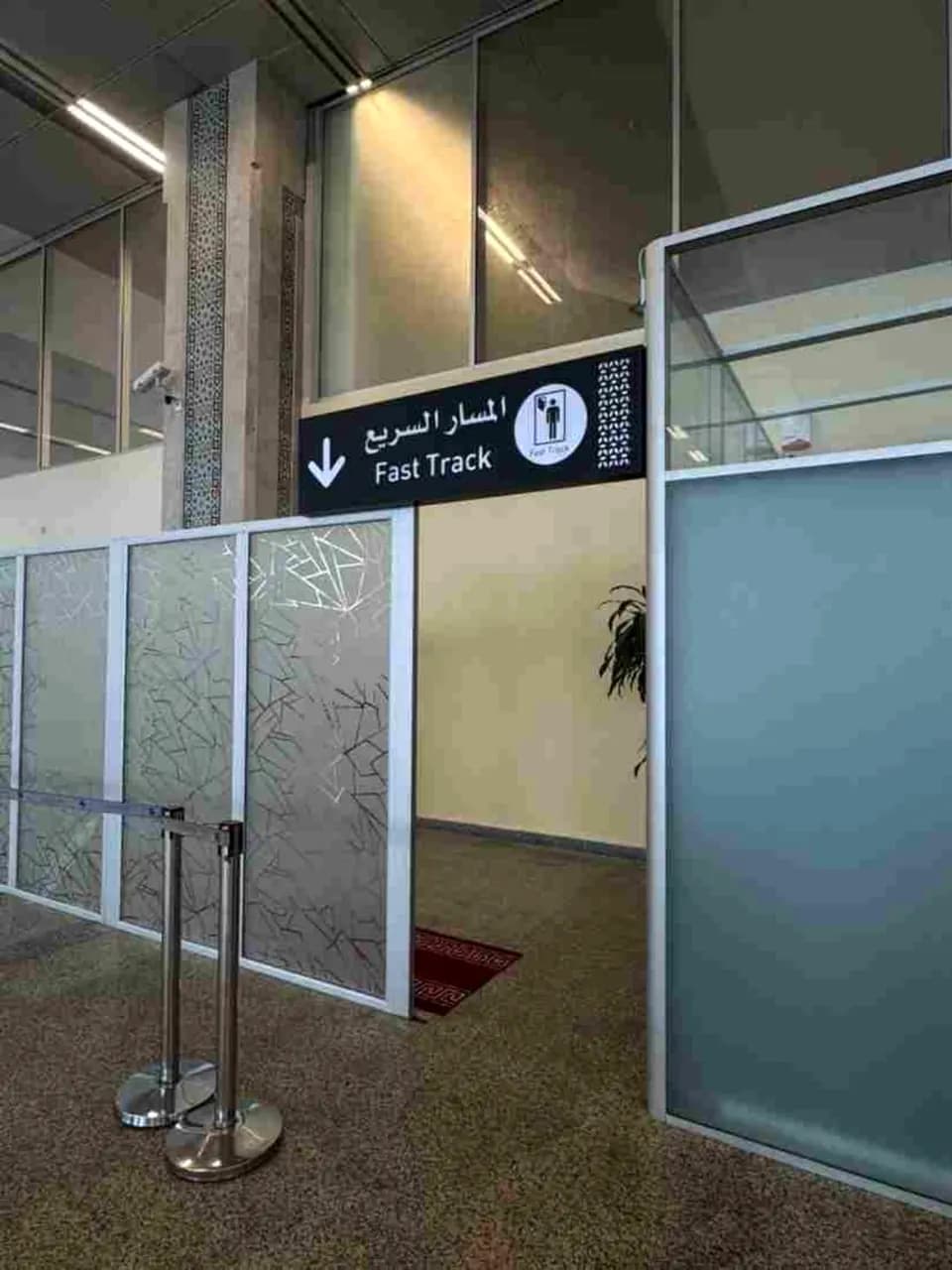 Directional sign to Fast Track at Agadir Airport